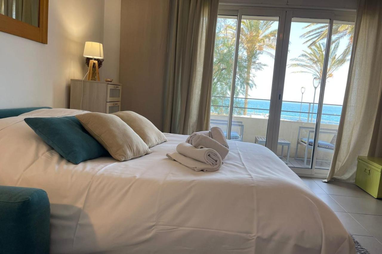 Fully Equipped Beachfront Studio In The Heart Of The City Center Bd Leclerc Antibes Eksteriør bilde